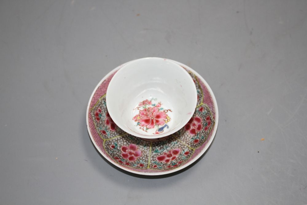 A Chinese famille rose tea bowl and associated saucer, Yongzheng period, saucer 10.2cm